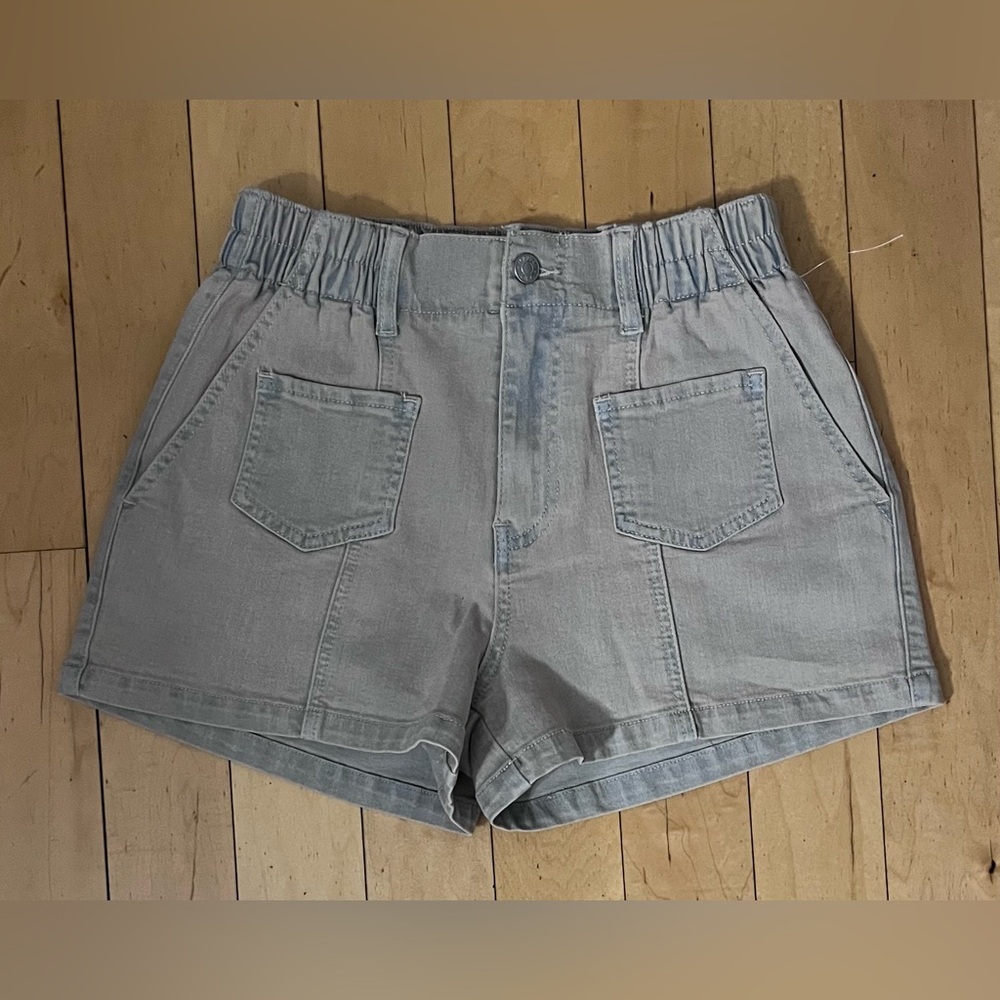 Tinted wash elastic waist denim shorts